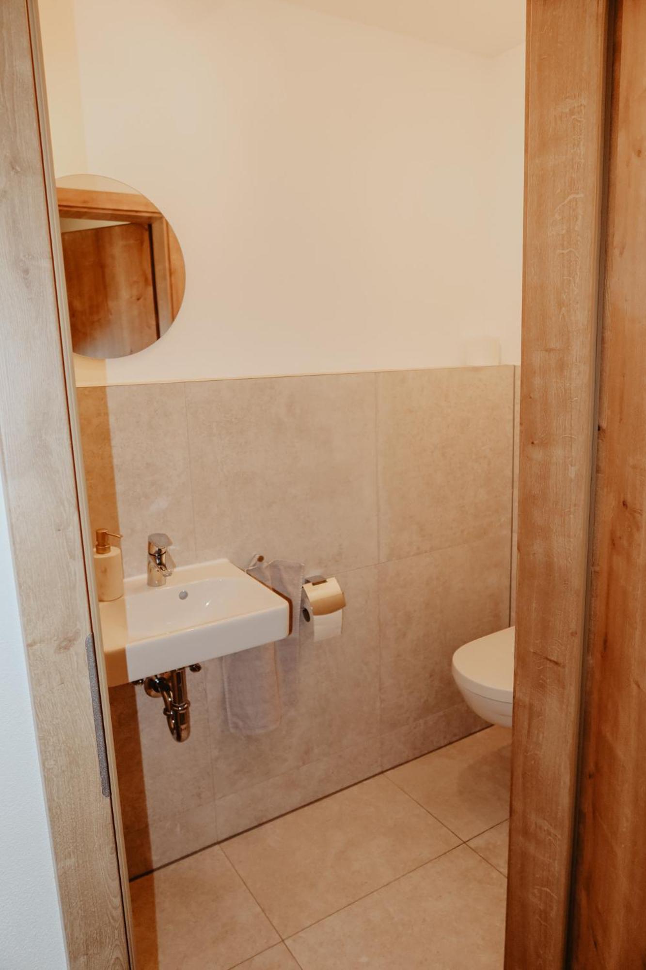 Ferienwohnung/Arbeiterwohnung Kampenwand โรห์ดอร์ฟ ภายนอก รูปภาพ